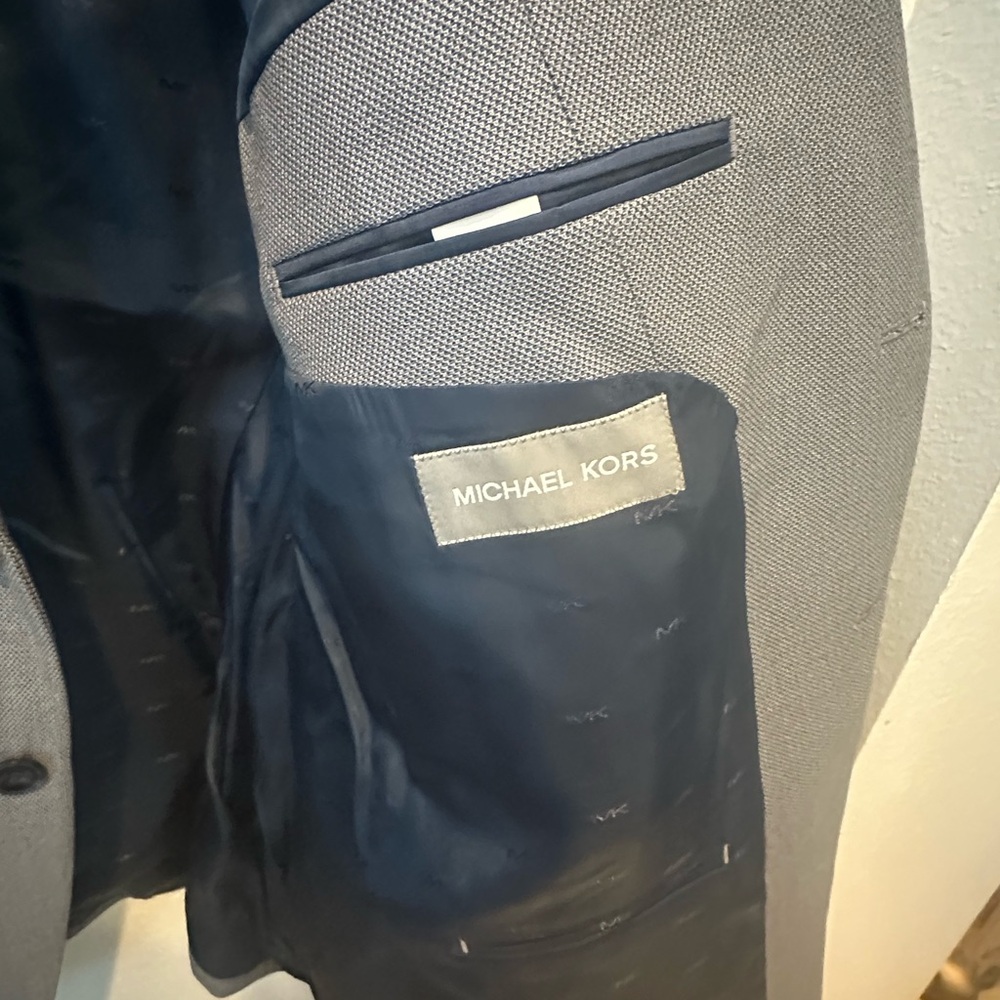 Michael Kors Light Gray Patterned Blazer - image 3